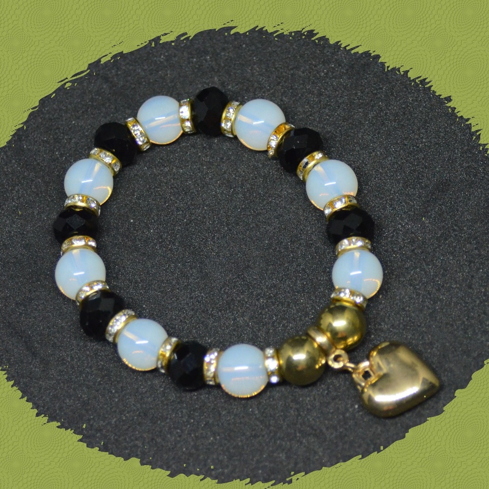 GOLD HEART SHAPED BRACELET